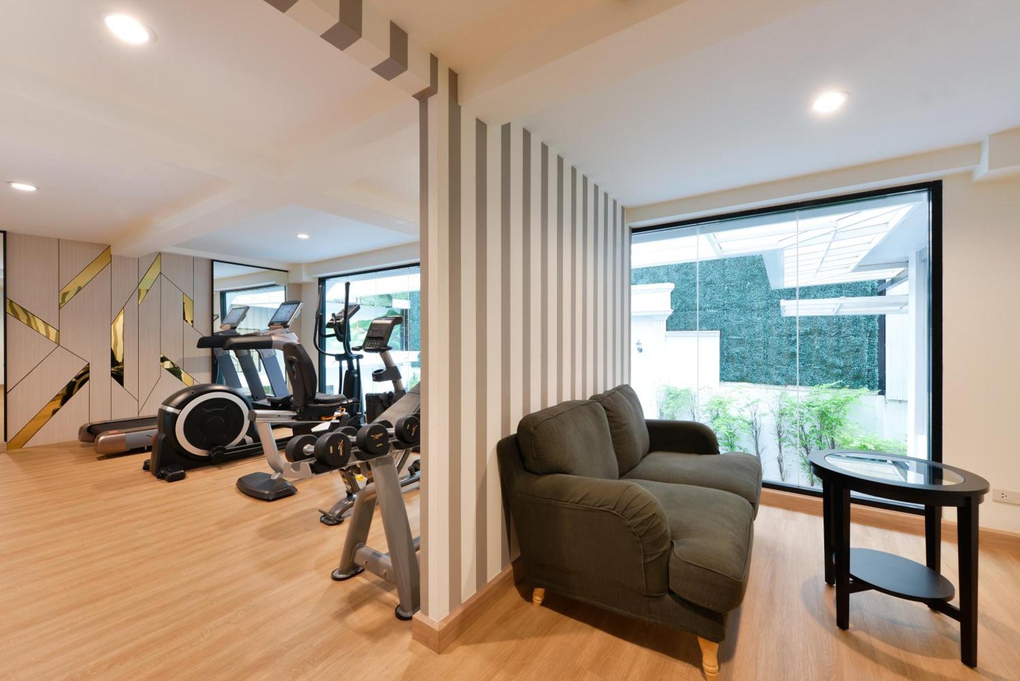 Villa De Pranakorn Bangkok Exteriér fotografie The gym at the residence